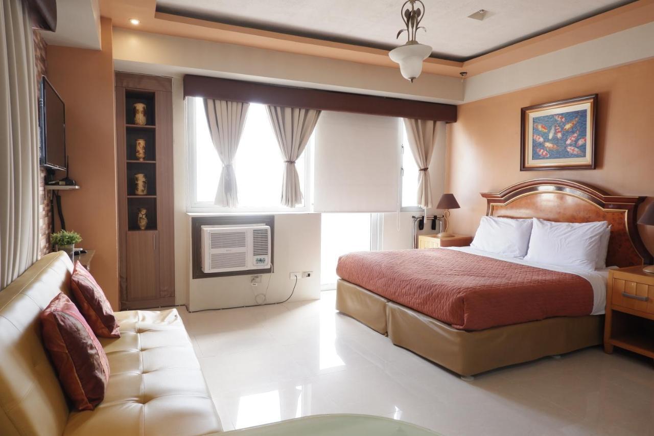 One Palm Tree Villas Manila Esterno foto