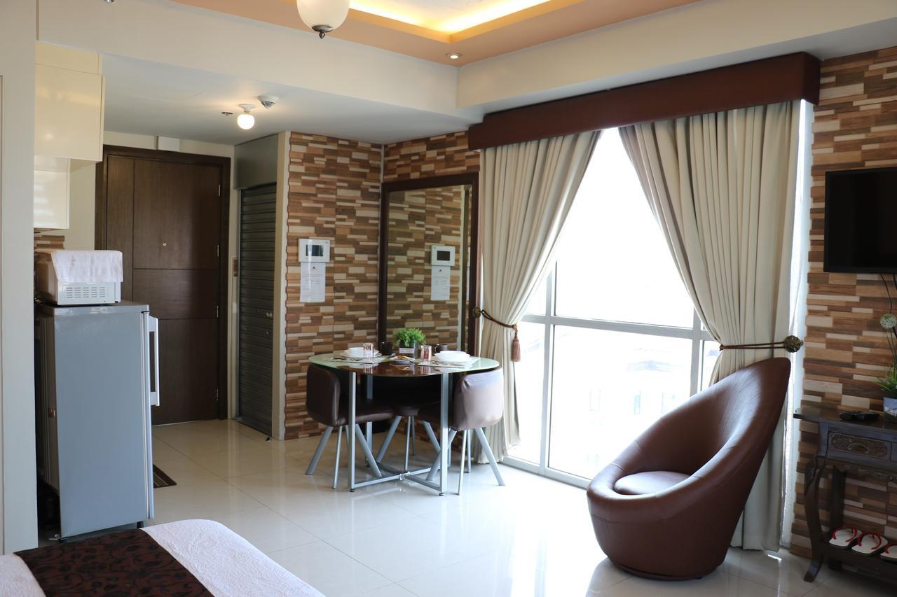 One Palm Tree Villas Manila Esterno foto