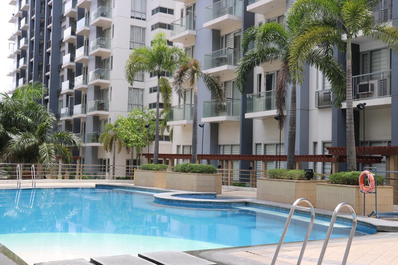 One Palm Tree Villas Manila Esterno foto