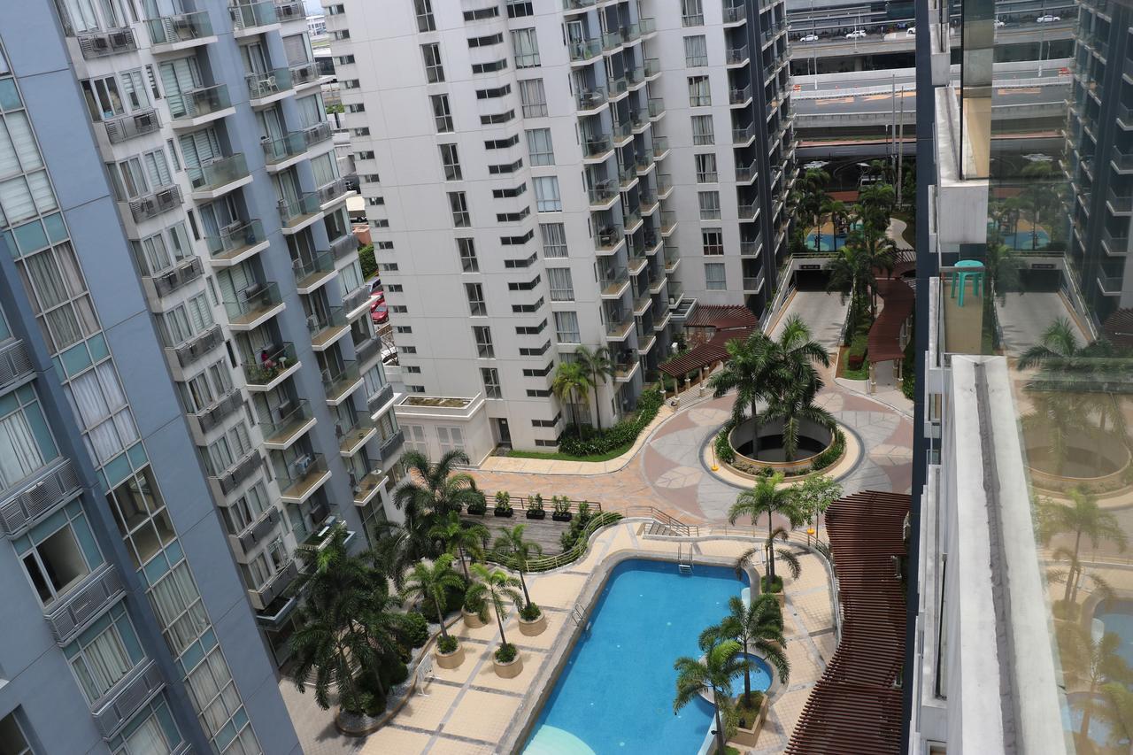 One Palm Tree Villas Manila Esterno foto