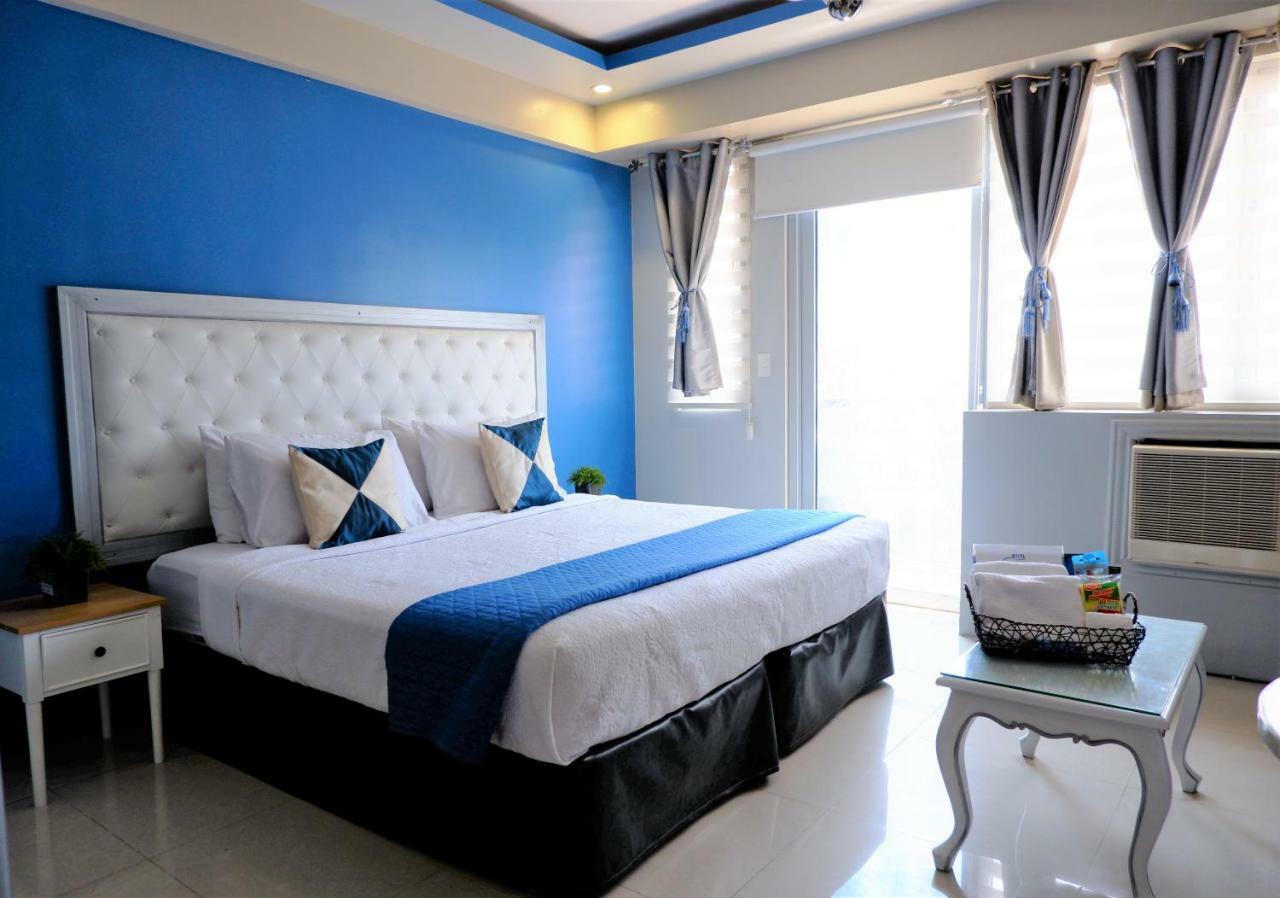 One Palm Tree Villas Manila Esterno foto