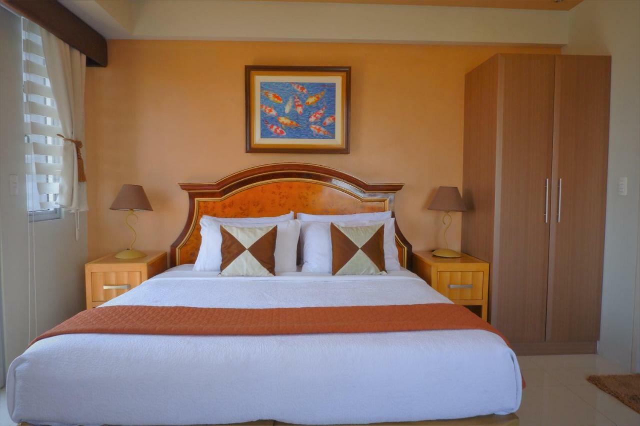 One Palm Tree Villas Manila Esterno foto