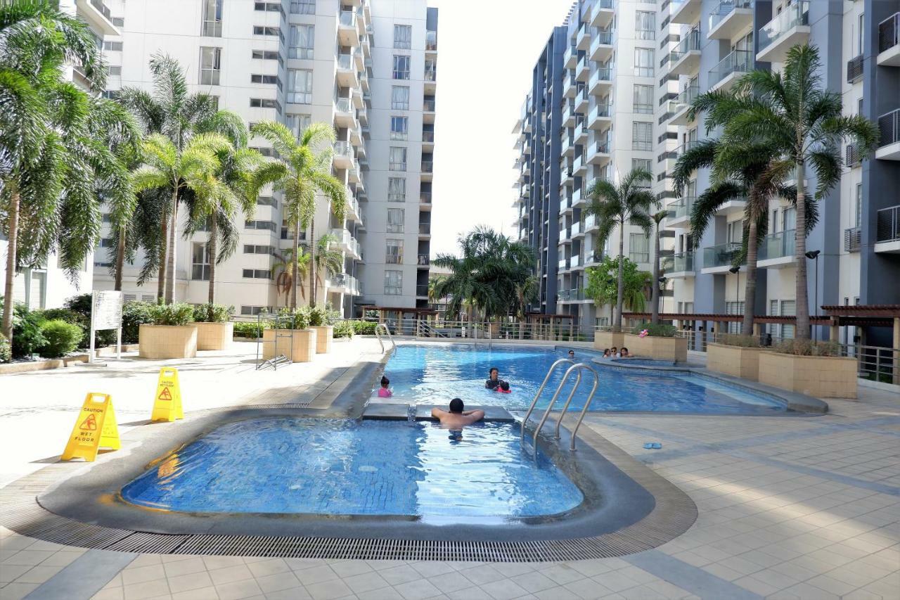 One Palm Tree Villas Manila Esterno foto